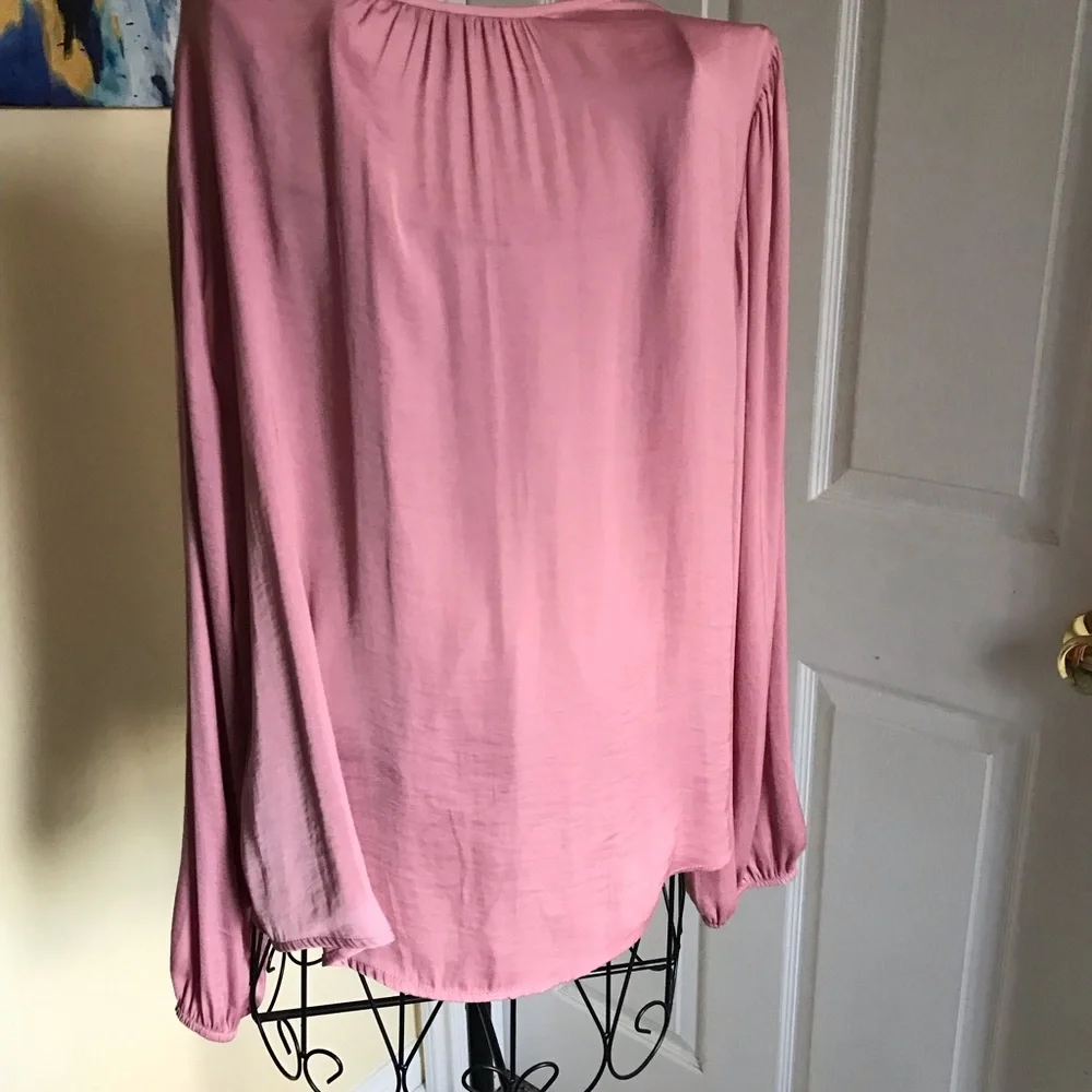 Banana Republic Factory Shirred Tie-Front Dusty Rose Blouse NWT Size Large - Picture 4 of 7
